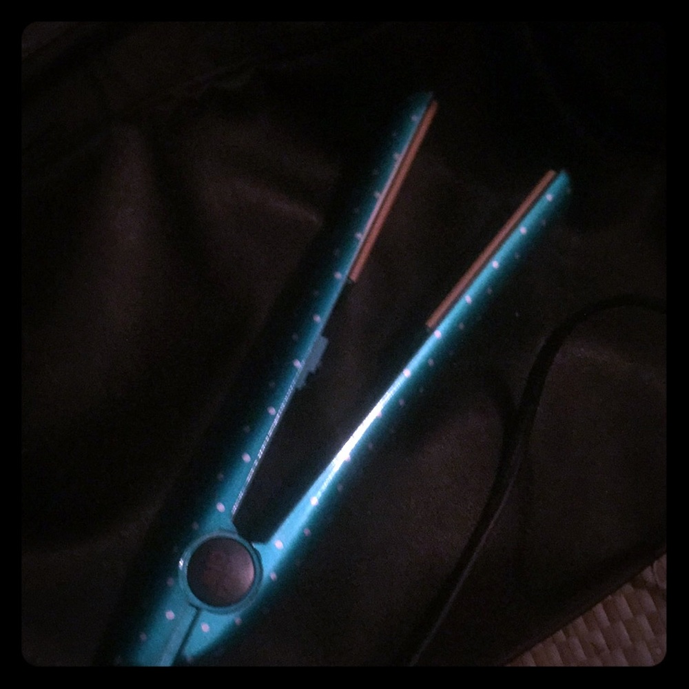 Ultra CHI works great teal with white poke a dots